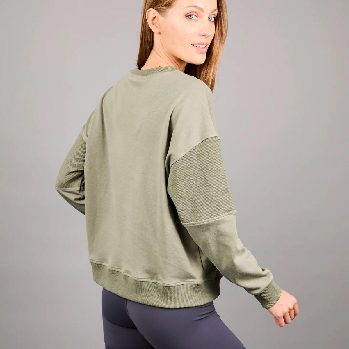 THEA - Poleron Hina Basil Green