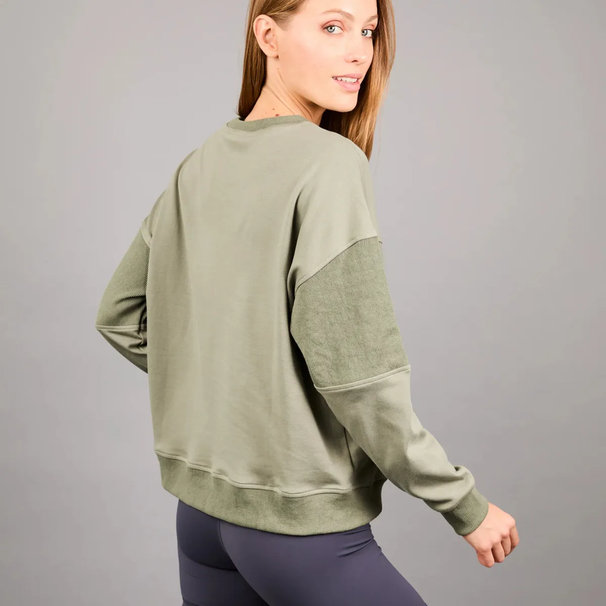 THEA - Poleron Hina Basil Green