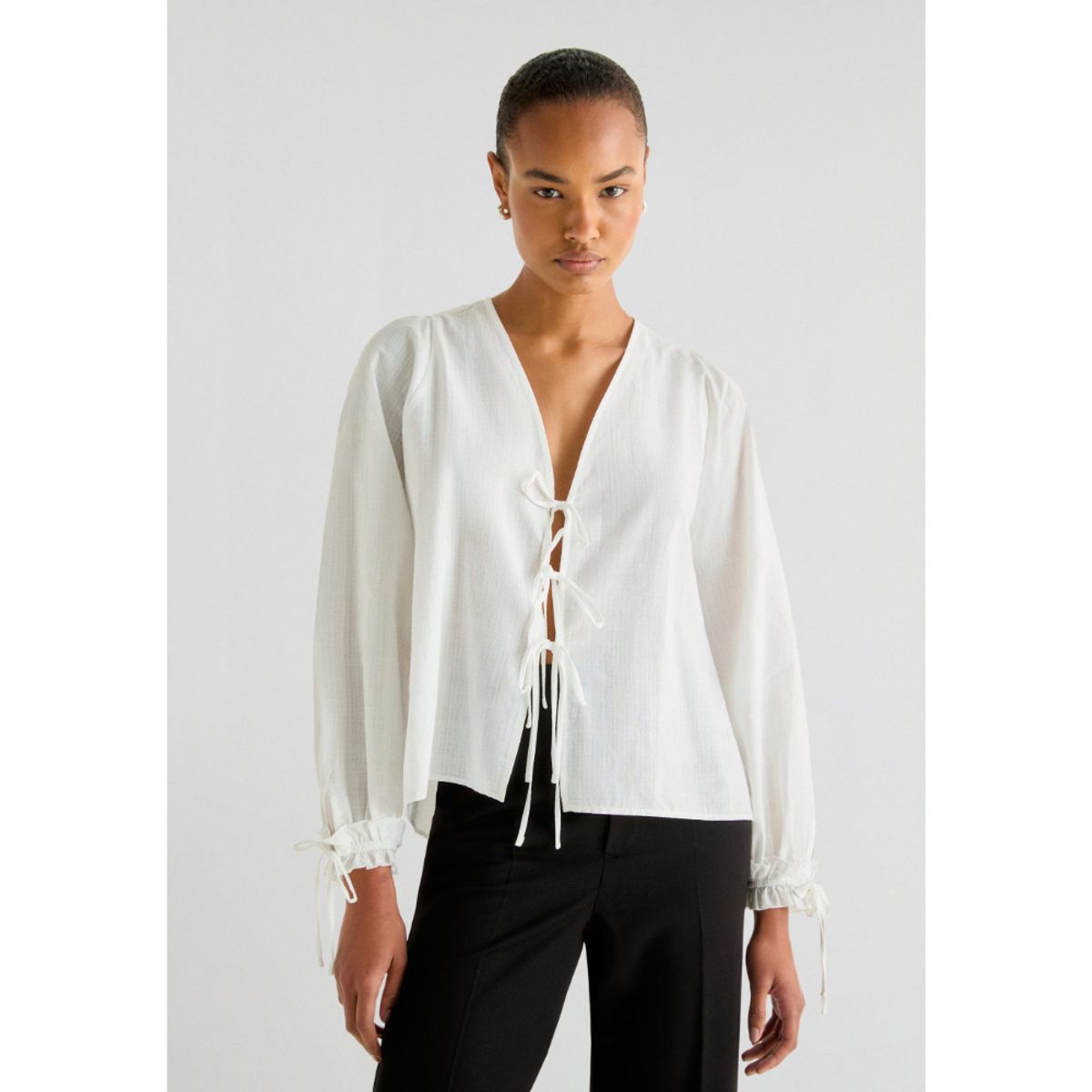 SCALPERS - BLUSA CIERRE LAZOS