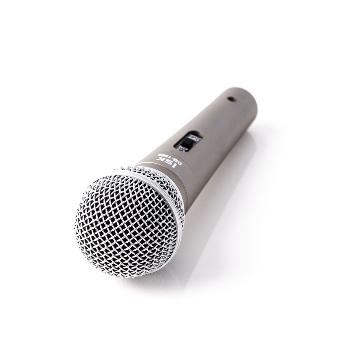 GENERICO - Microfono dinámico unidireccional DM-1500 ISK