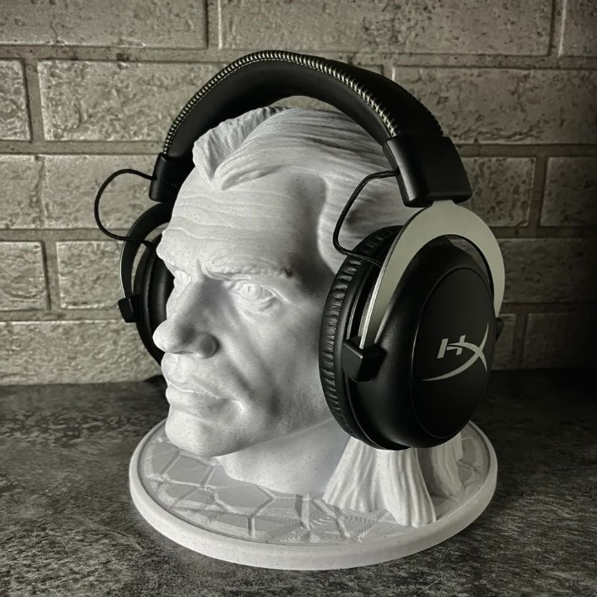 GENERICO - Estatua Geralt de Rivia - Soporte auriculares