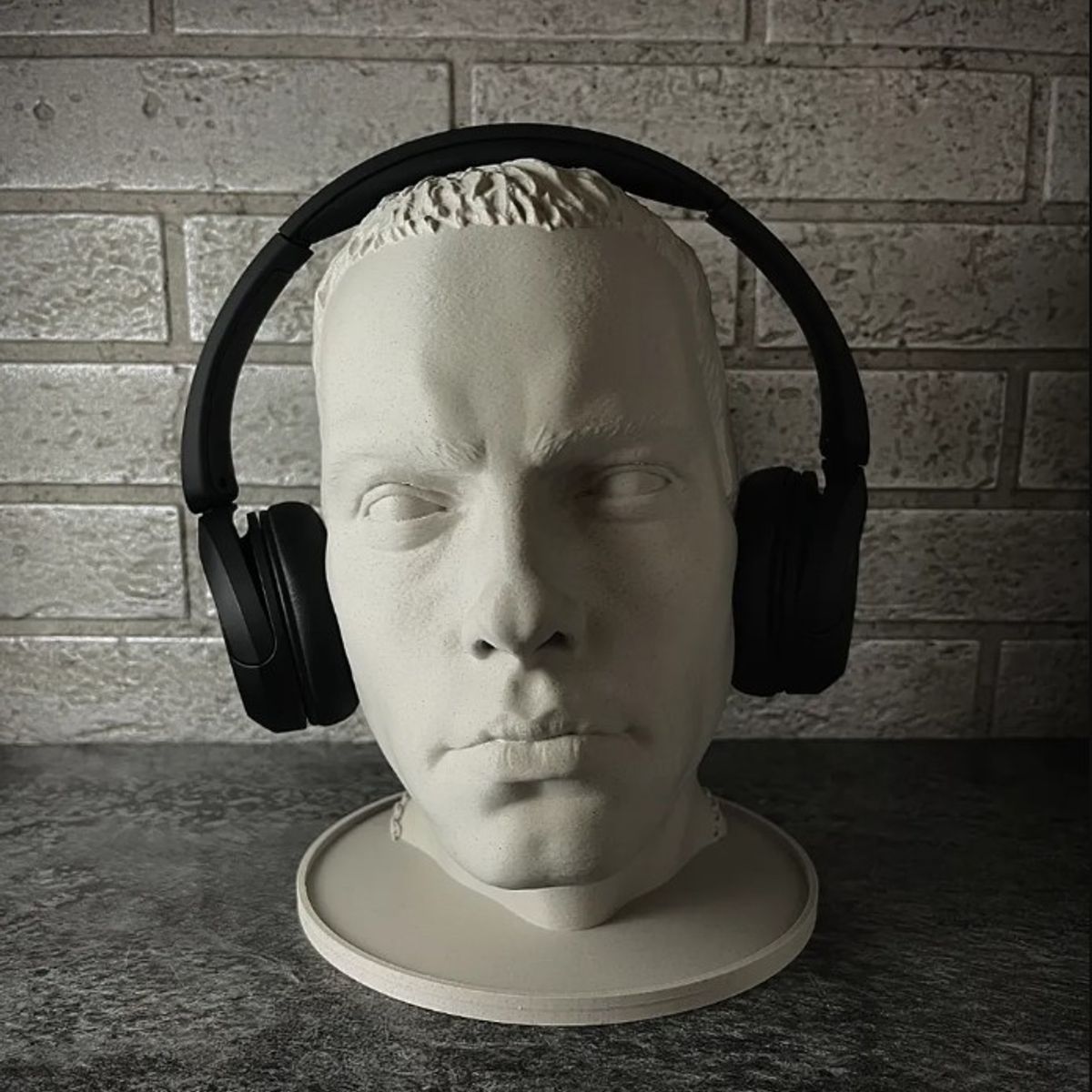 GENERICO - Estatua Eminem- Soporte auriculares