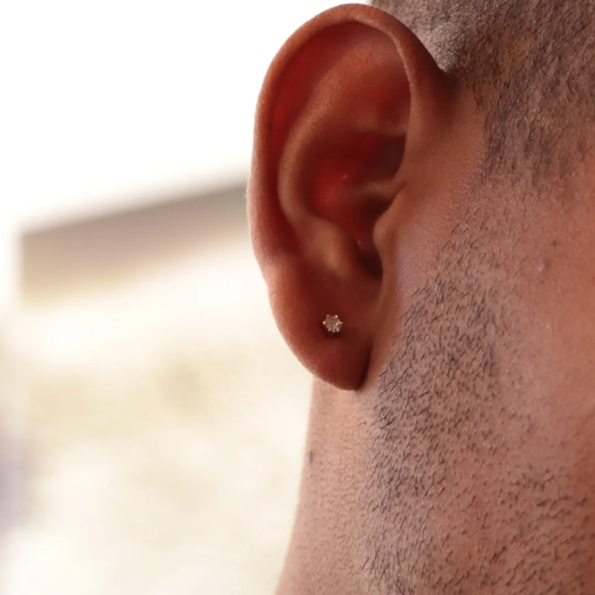 GENERICO - Arete topo chispa circonia oro laminado 18k