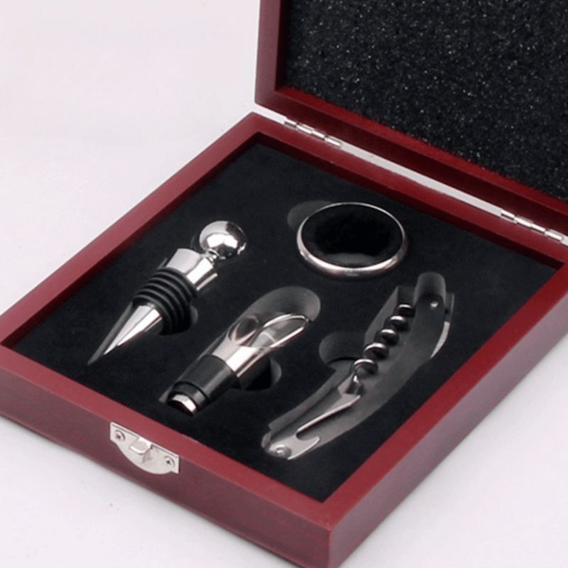 HOMESTAR - Set de Accesorios para Vino en Caja de Madera - 4 Piezas