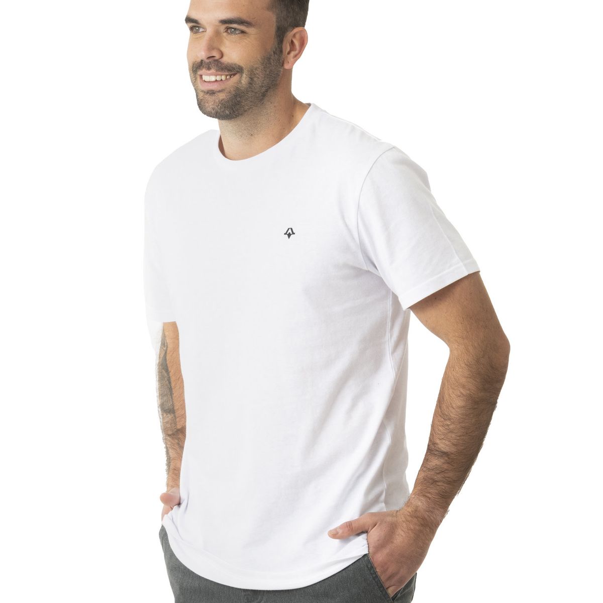 KIVUL - Polera Hombre Logo Blanco Kivul