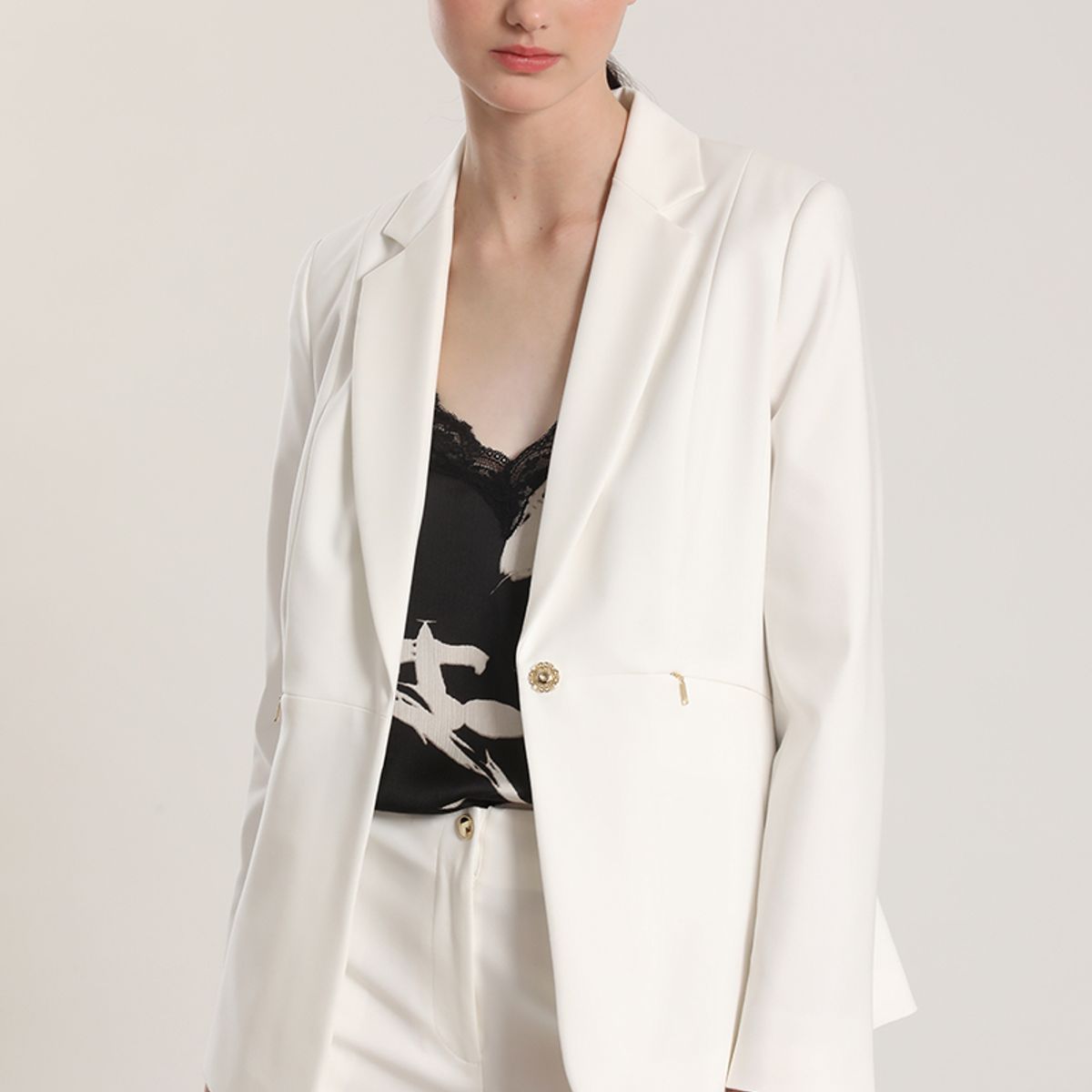 LIOLA - Blazer entallado cierre oculto Liola mujer crudo