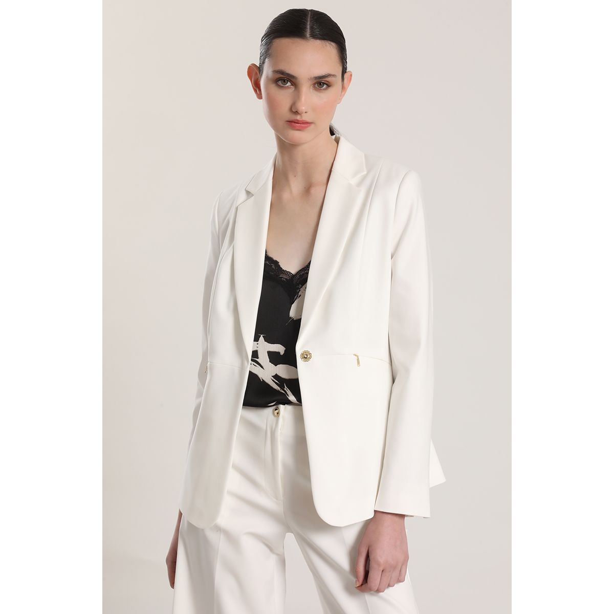 LIOLA - Blazer entallado cierre oculto Liola mujer crudo