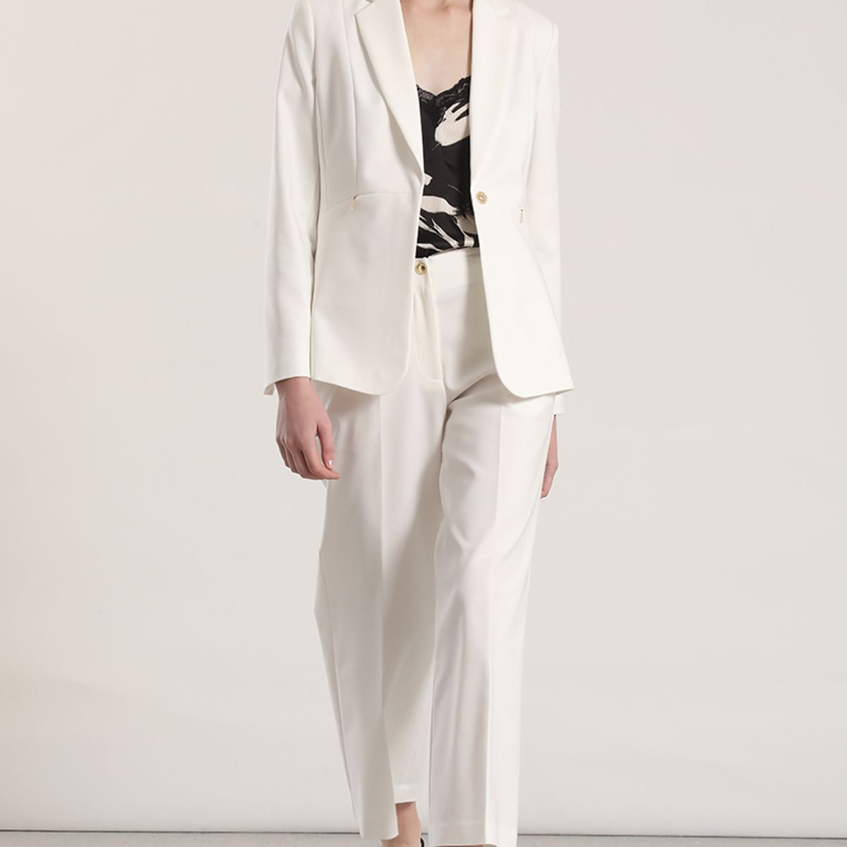 LIOLA - Blazer entallado cierre oculto Liola mujer crudo