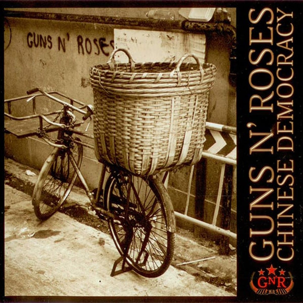 GRUPO LASER DISC - CD GUNS N ROSES CHINESE DEMOCRACY 1CD