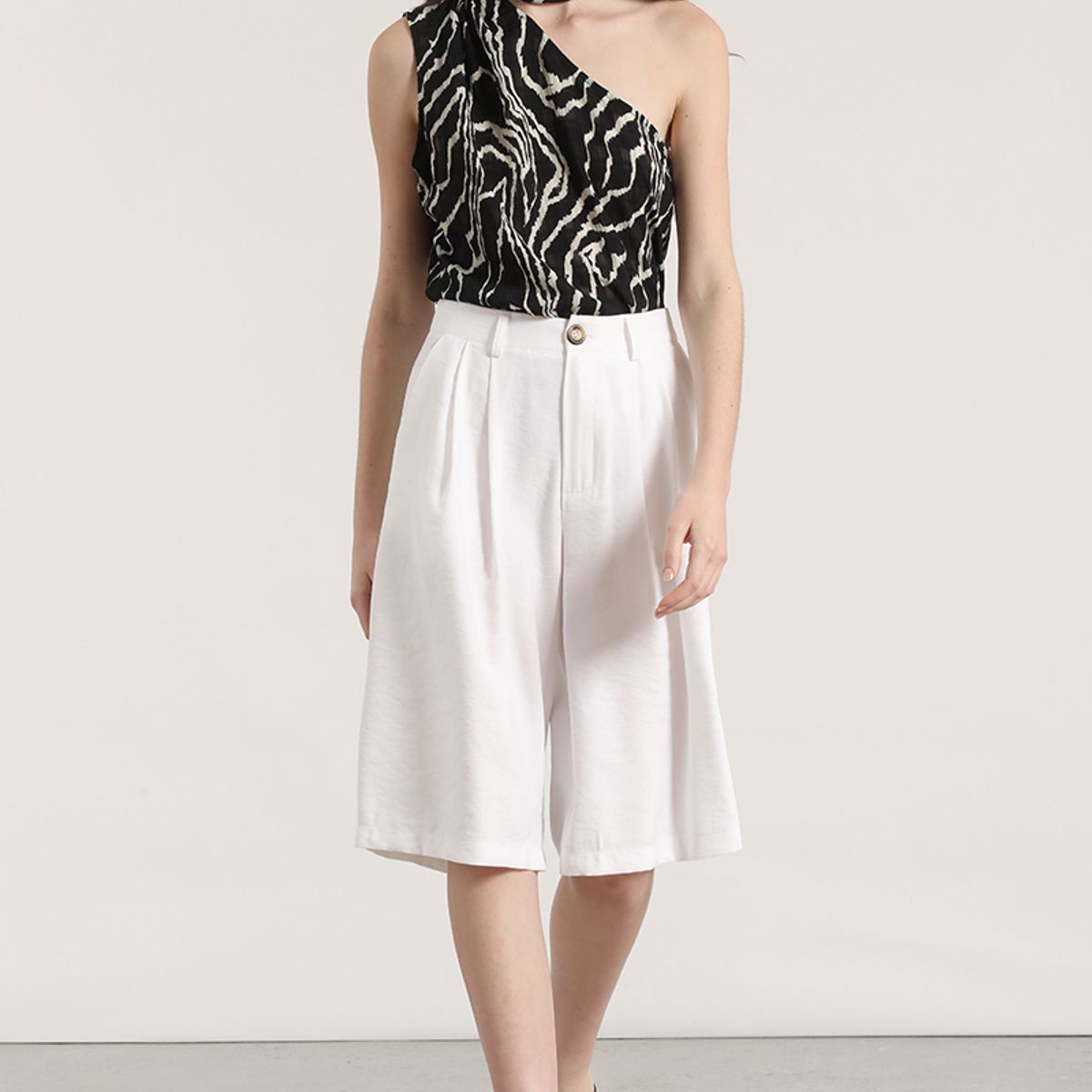 LIOLA - Bermuda con pliegue Liola mujer blanco