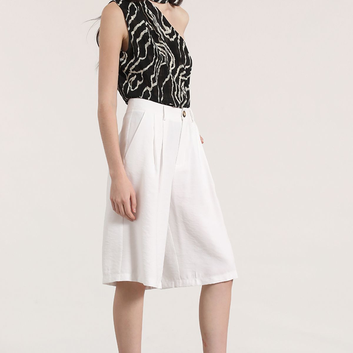 LIOLA - Bermuda con pliegue Liola mujer blanco