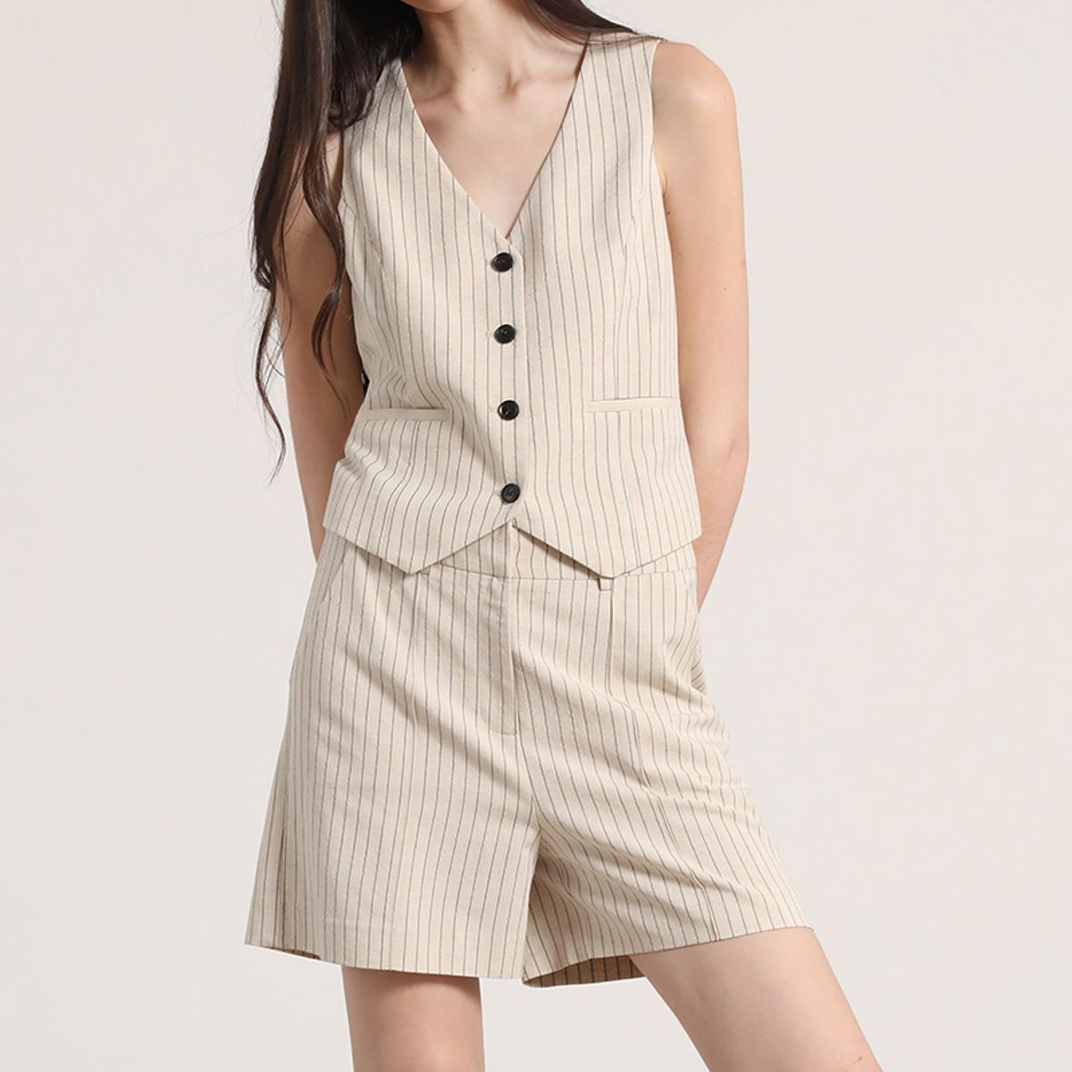 LIOLA - Short lino Liola mujer beige