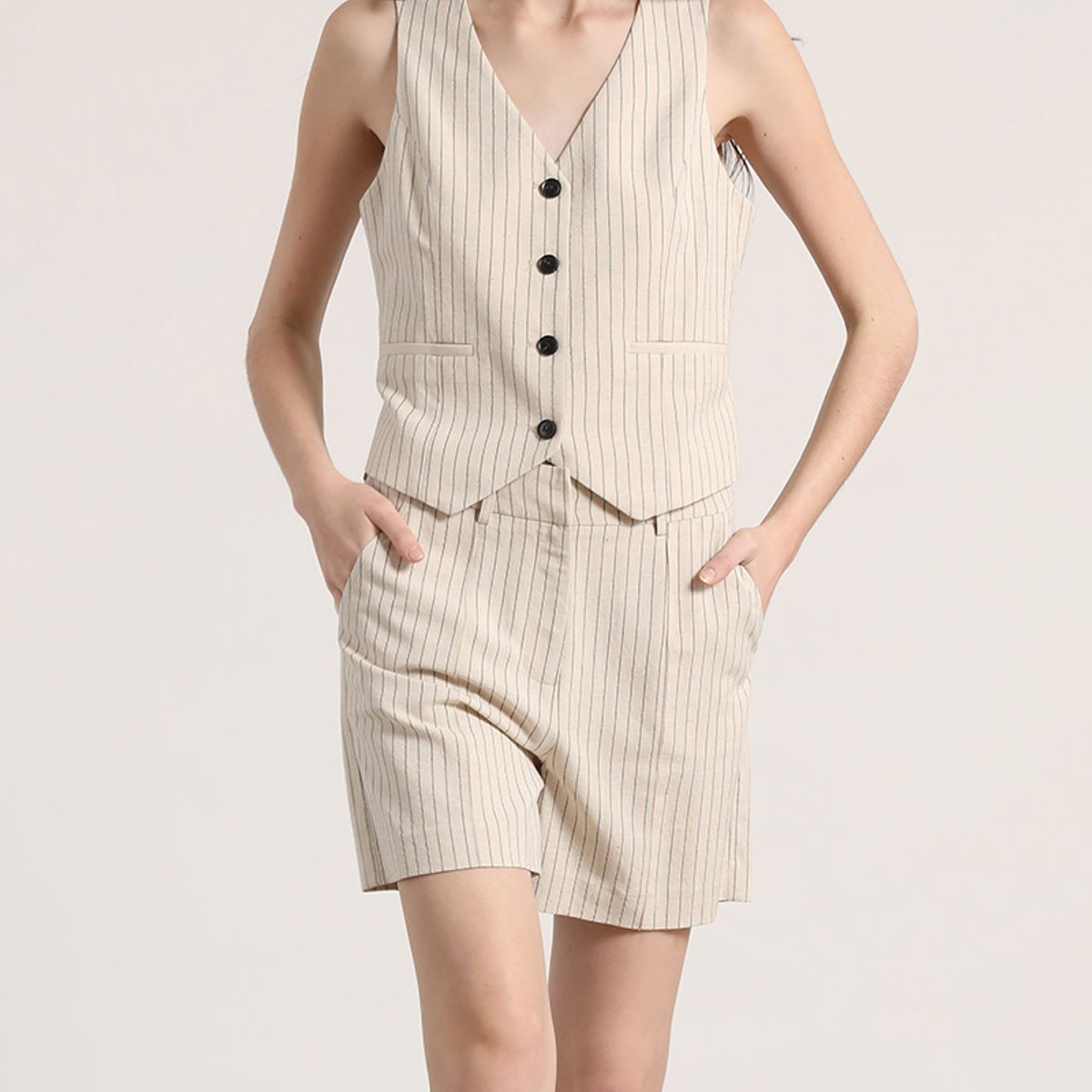 LIOLA - Short lino Liola mujer beige