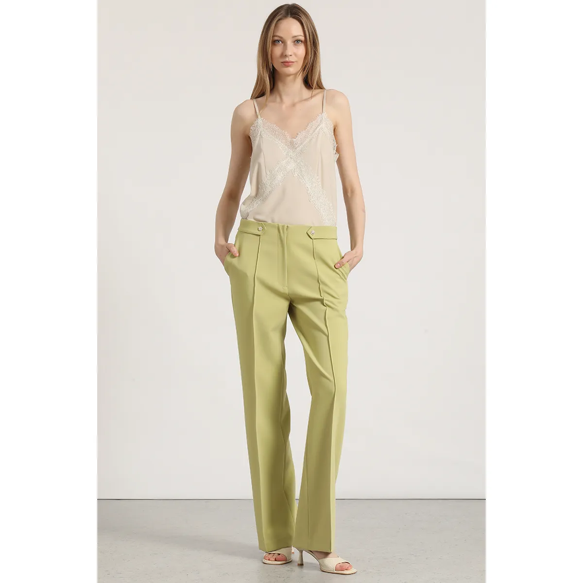 LIOLA - Pantalón recto aplicación Liola mujer pistacho