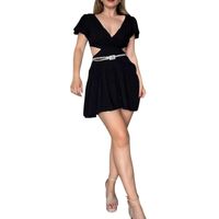 Vestido con mangas corte asimétrico