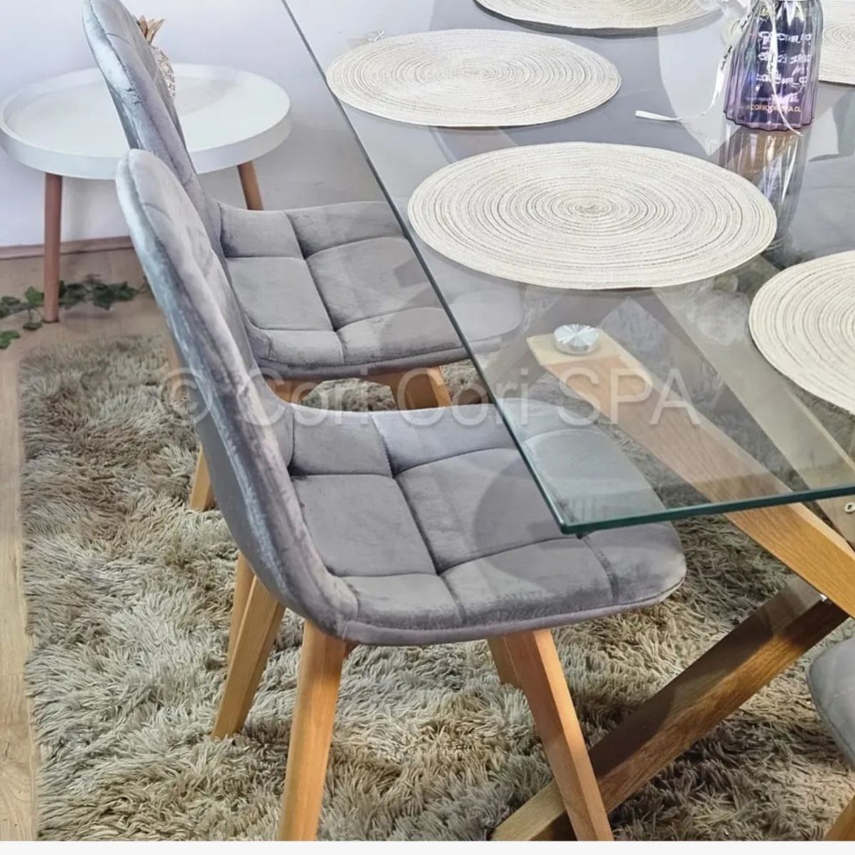 CORI CORI - Comedor Medlock 140x90cm + 4 Sillas Capitonne Velvet + 2 Sillas Cup