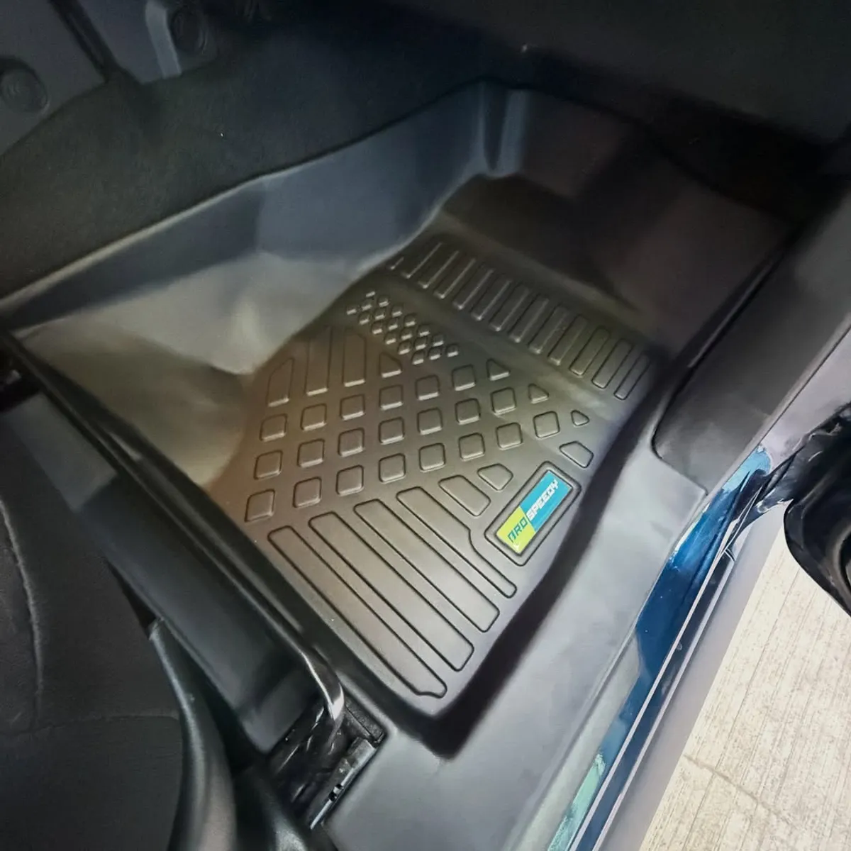 GENERICO - PISOS CALCE PERFECTO PROSPEEDY SUZUKI JIMMY 5 PUERTAS AUTOMATICO 2020+ 3PIEZAS