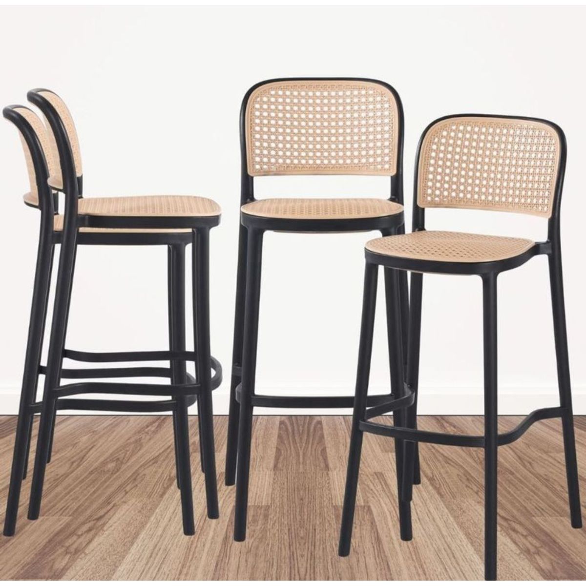 HABITA2 CHILE - Pack 4 Taburete piso de Bar Urban 65 cm Polipropileno - Negro