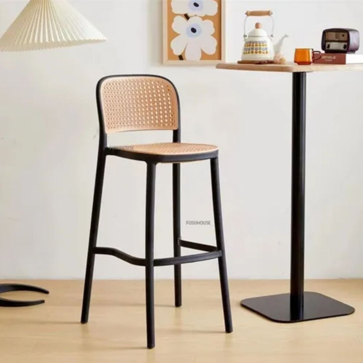 HABITA2 CHILE - Pack 4 Taburete piso de Bar Urban 65 cm Polipropileno - Negro