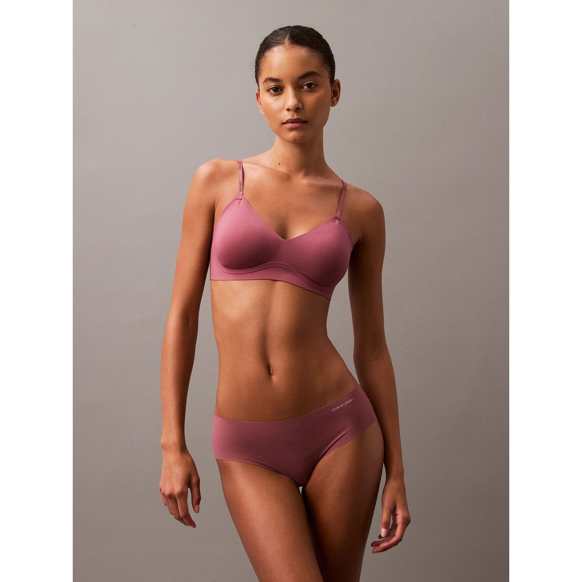 CALVIN KLEIN - Bralette Gel Invisible Morado Calvin Klein