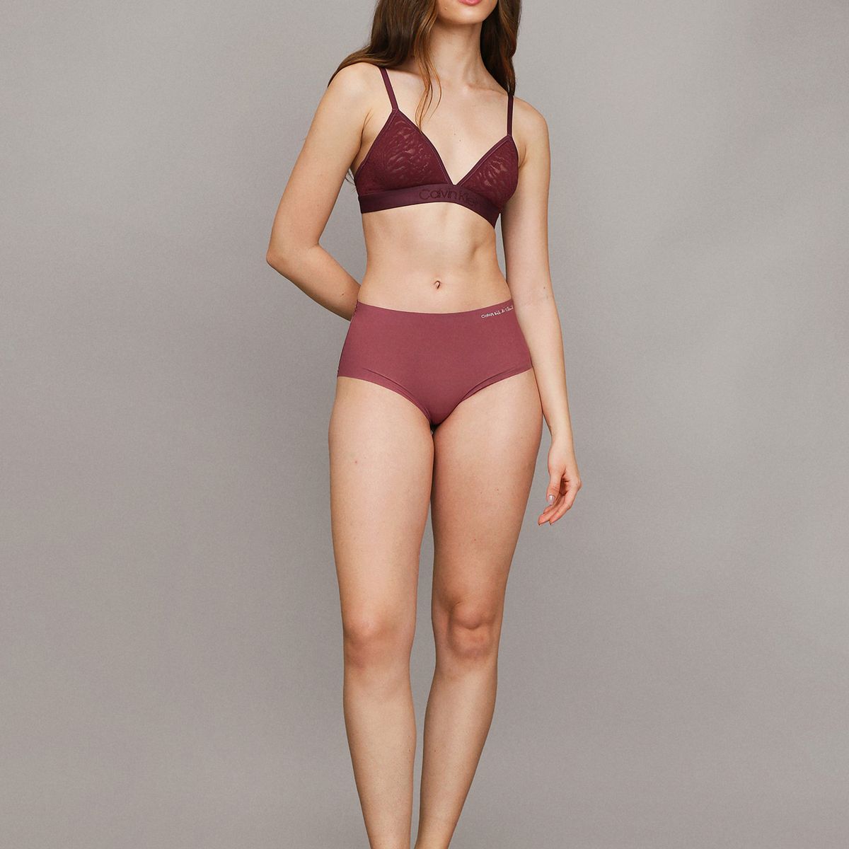 CALVIN KLEIN - Bralette Triángulo Intrinsic Unlined Burdeo Calvin Klein