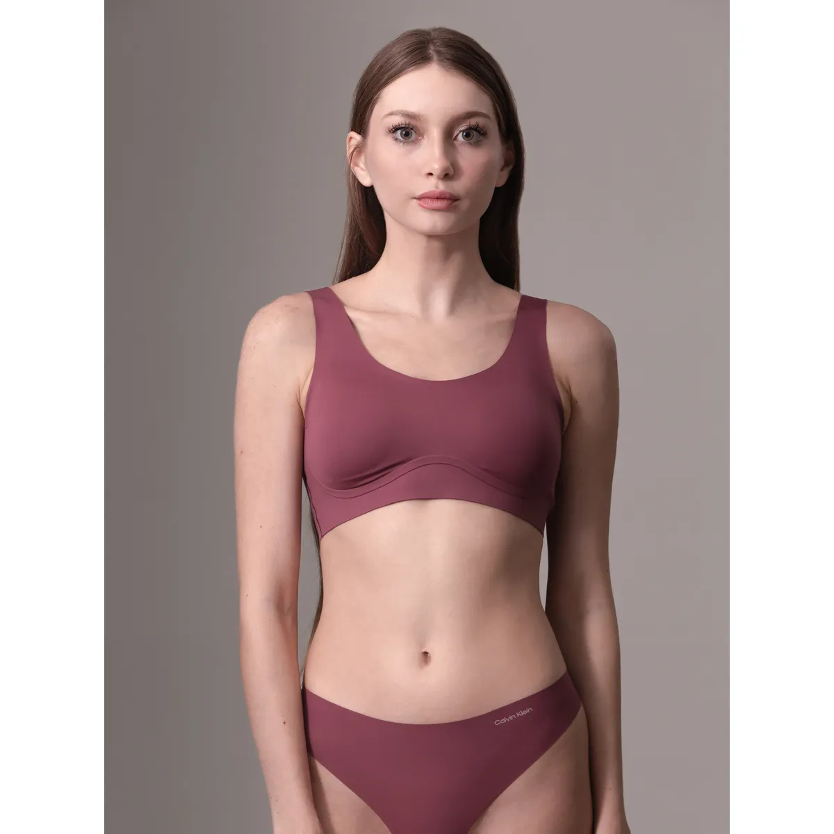 CALVIN KLEIN - Bralette Invisible Burdeo Calvin Klein