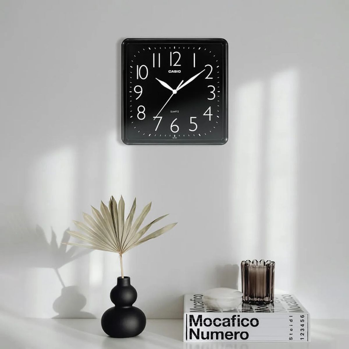 CASIO - Reloj Casio Mural Pared Negro Iq-06-1df