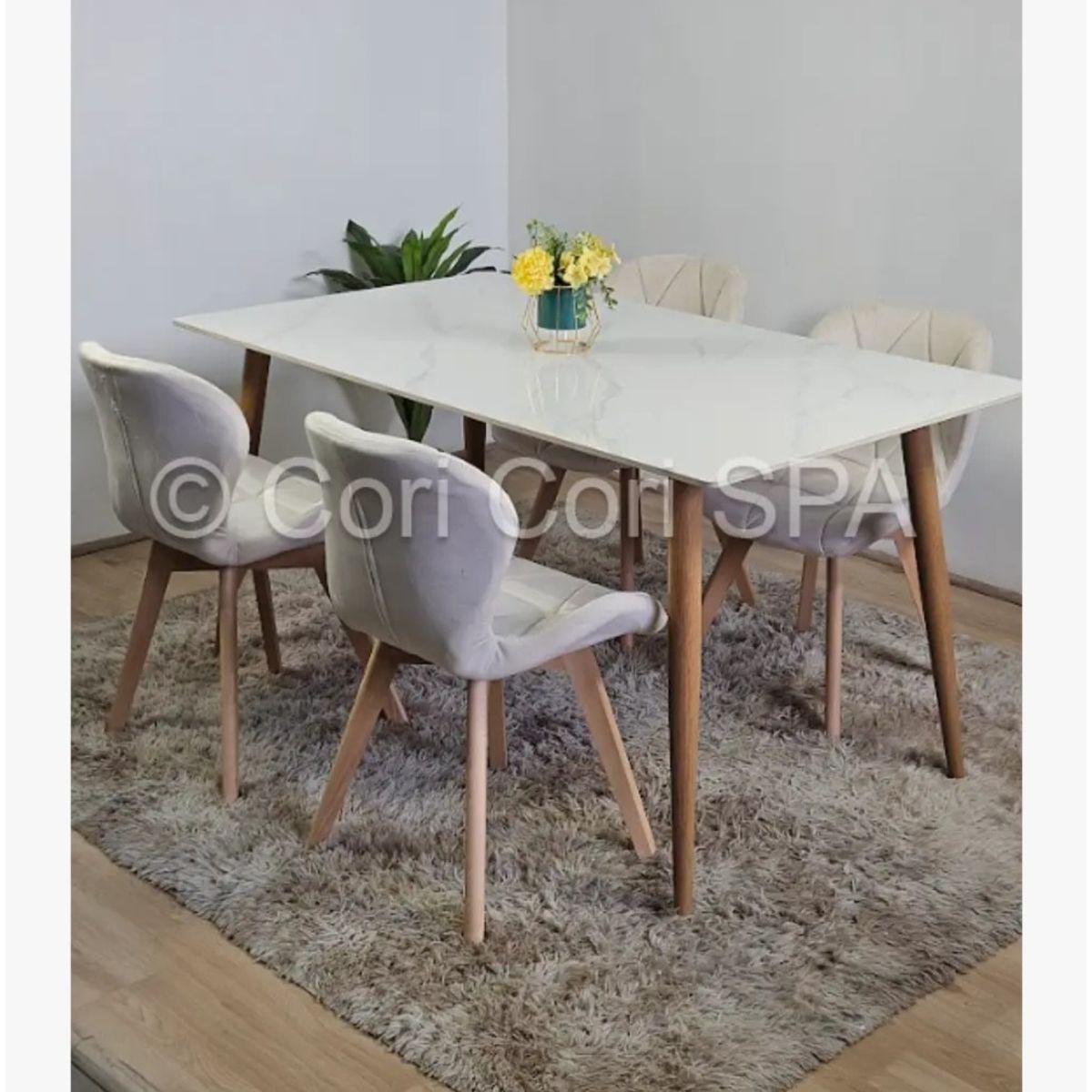 CORI CORI - Comedor Mármol 140x80cm + 4 Sillas Mariposa Velvet Beige