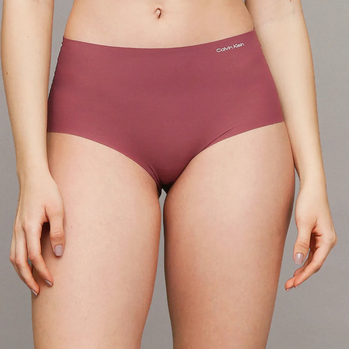 CALVIN KLEIN - Calzón Hipster Alto Invisible Burdeo Calvin Klein