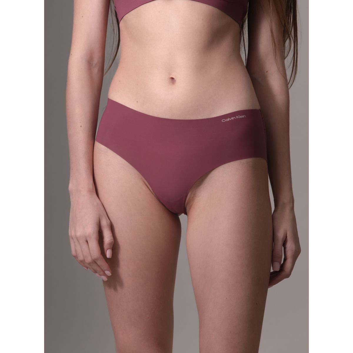 CALVIN KLEIN - Calzón Hipster Invisible Burdeo Calvin Klein