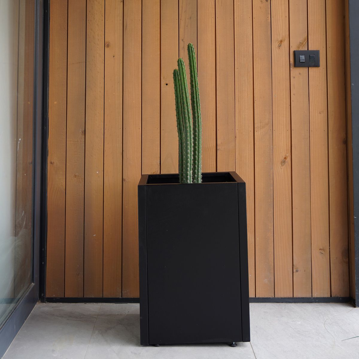 VERSATILE - Maceta IronLeaf Alto-S