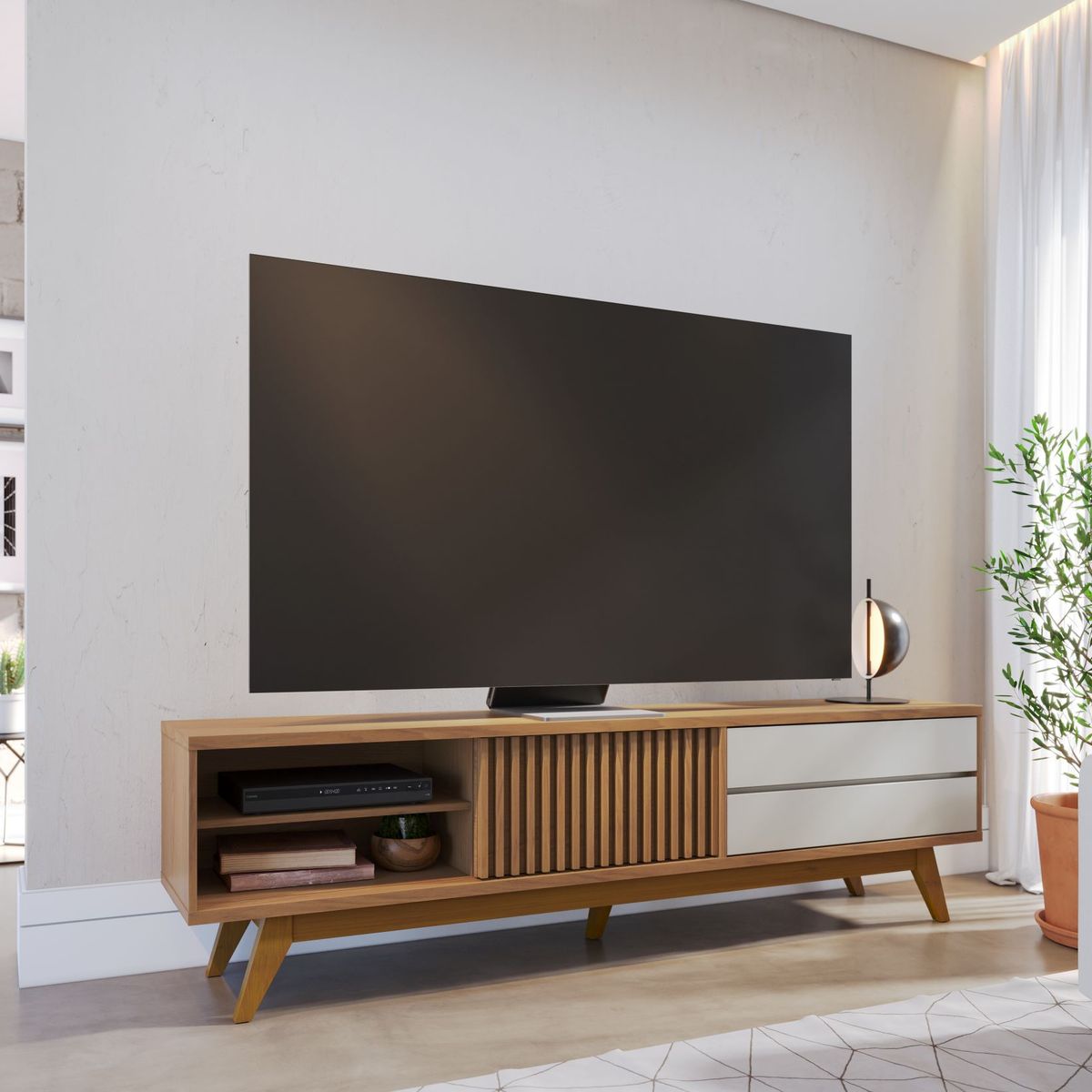 TAHUARI - Rack TV 75 Veneza Freijo off white.