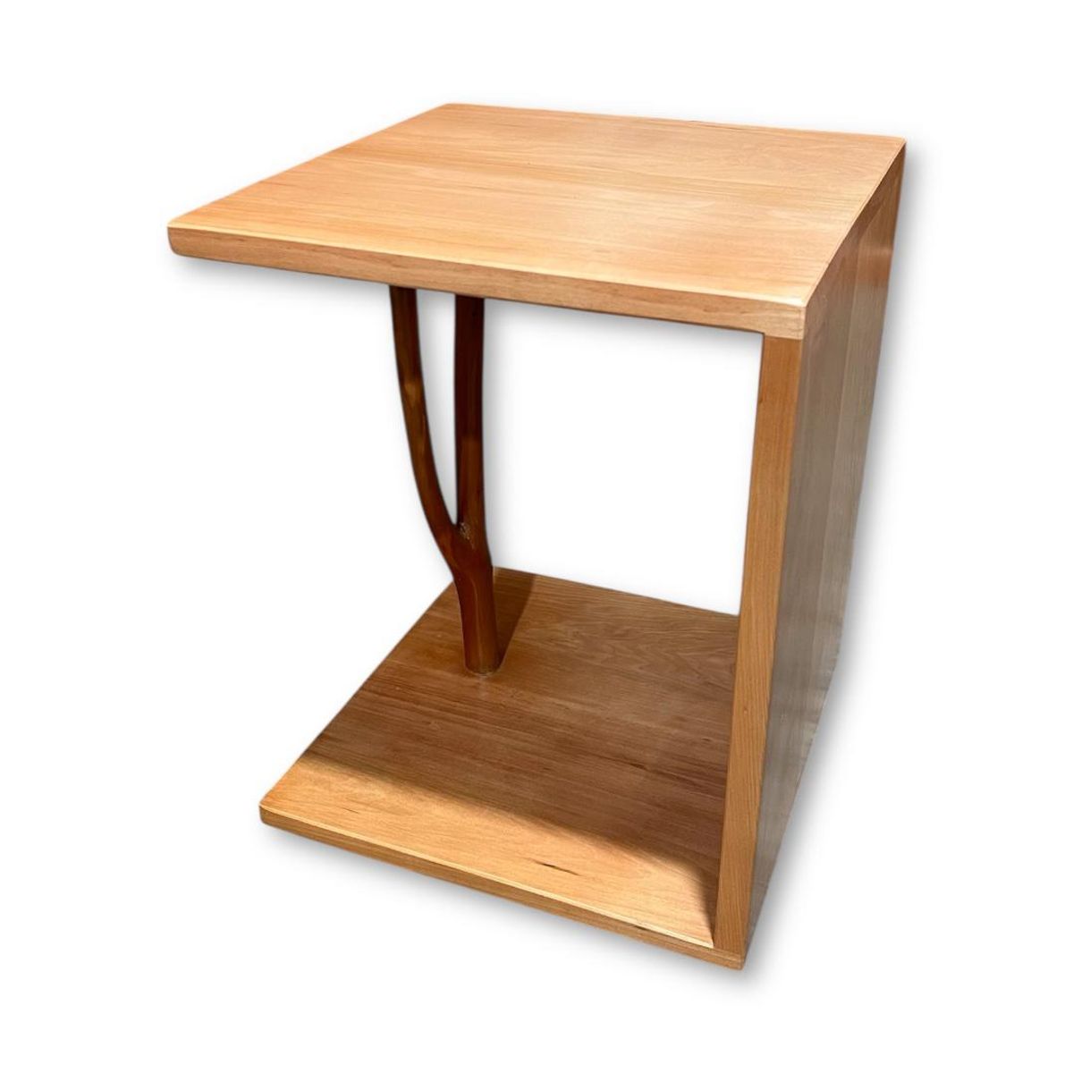 GENERICO - Mesa lateral modelo Raíces