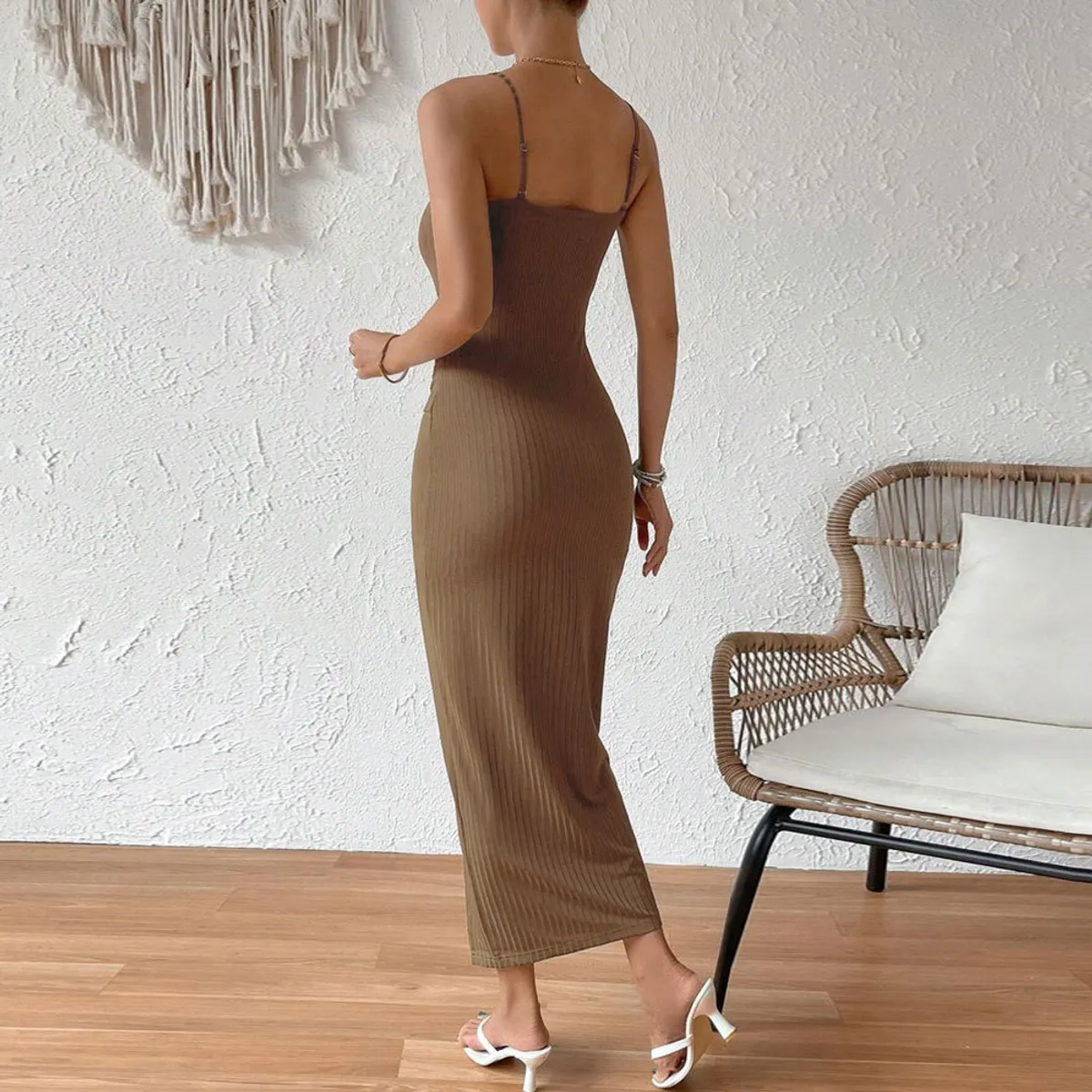 GIOIO - Vestido Floral Tirantes Finos Figura Esbelta Largo Elegante​ Marrón