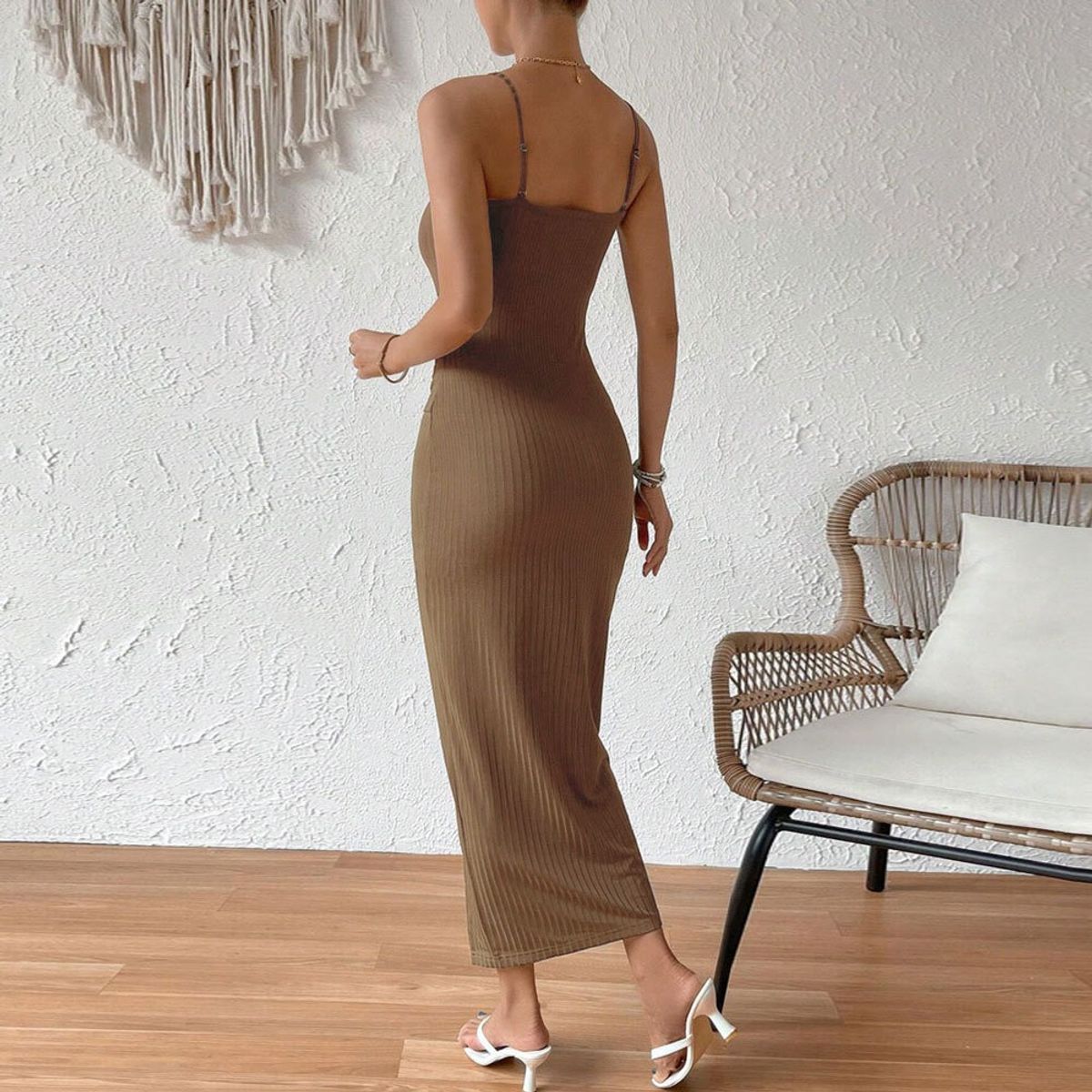 GIOIO - Vestido Floral Tirantes Finos Figura Esbelta Largo Elegante​ Marrón