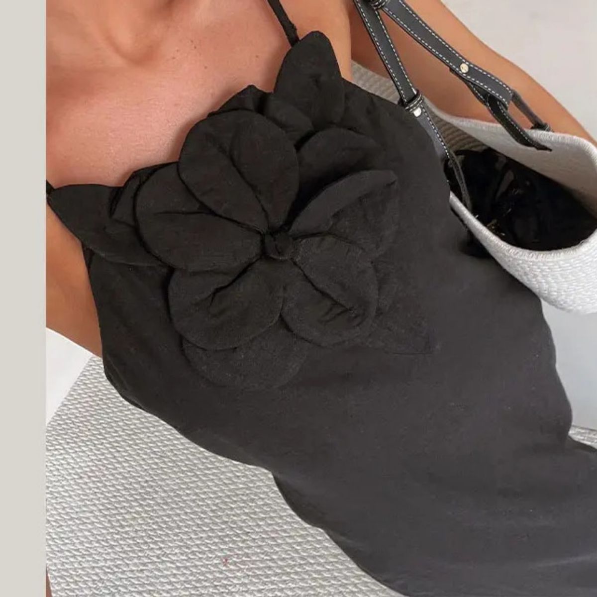 GIOIO - Vestido Tirantes Flores 3D Lino Yute Sin Mangas Figura Esbelta​ Negro