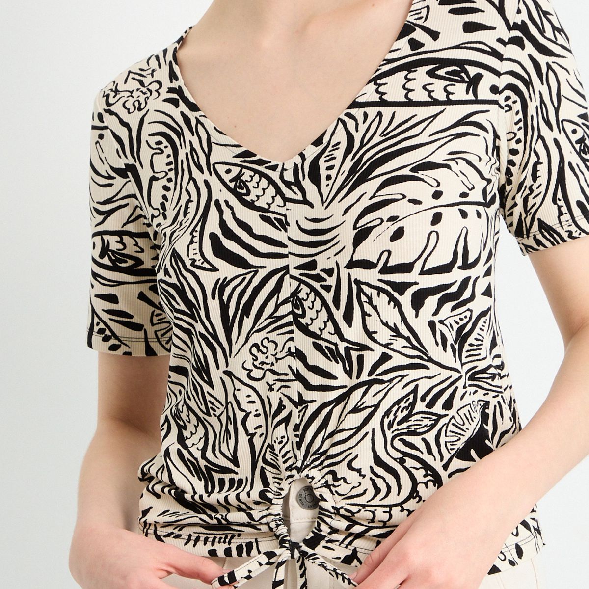 IO - Polera Manga Corta Mujer Beige Io