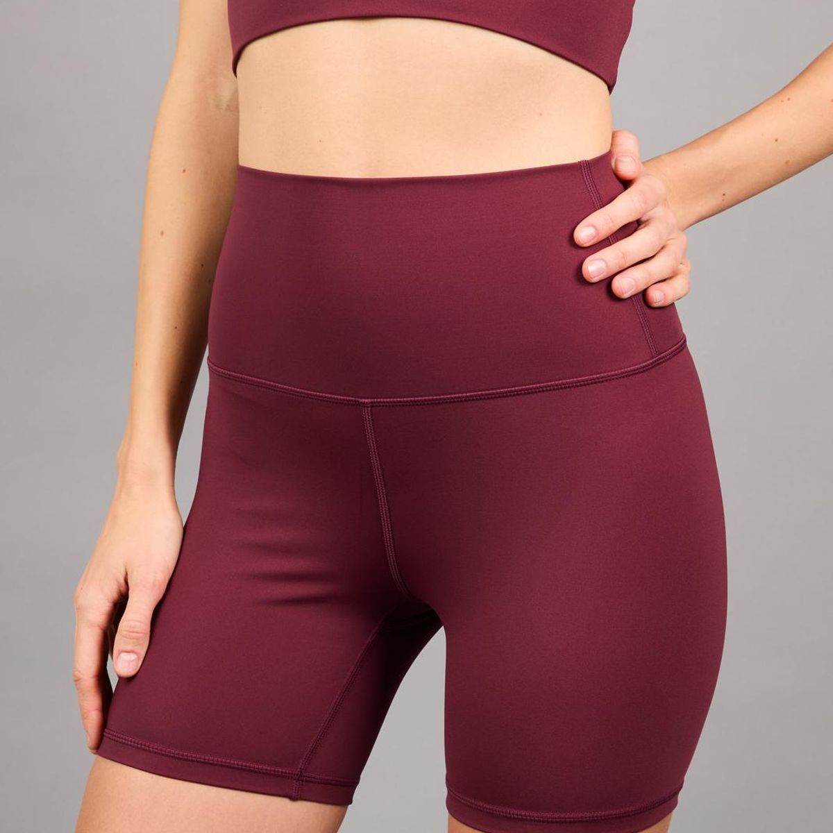 THEA - Legging Lisas Cortas Iris Borgoña