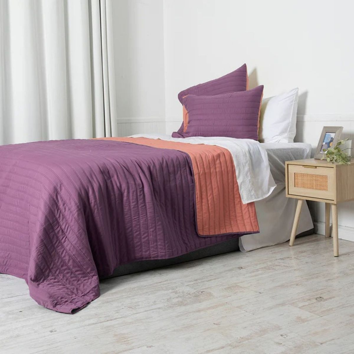 MASHINI - Quilt Toledo apto 1pl- 15pl Mashini Diseño Moderno Morado coral