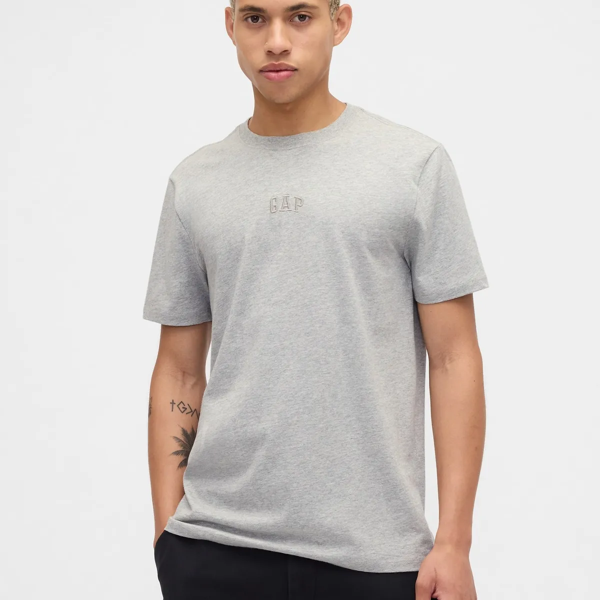 GAP - Polera Hombre Gap Mini Logo V25 Manga Corta Gris