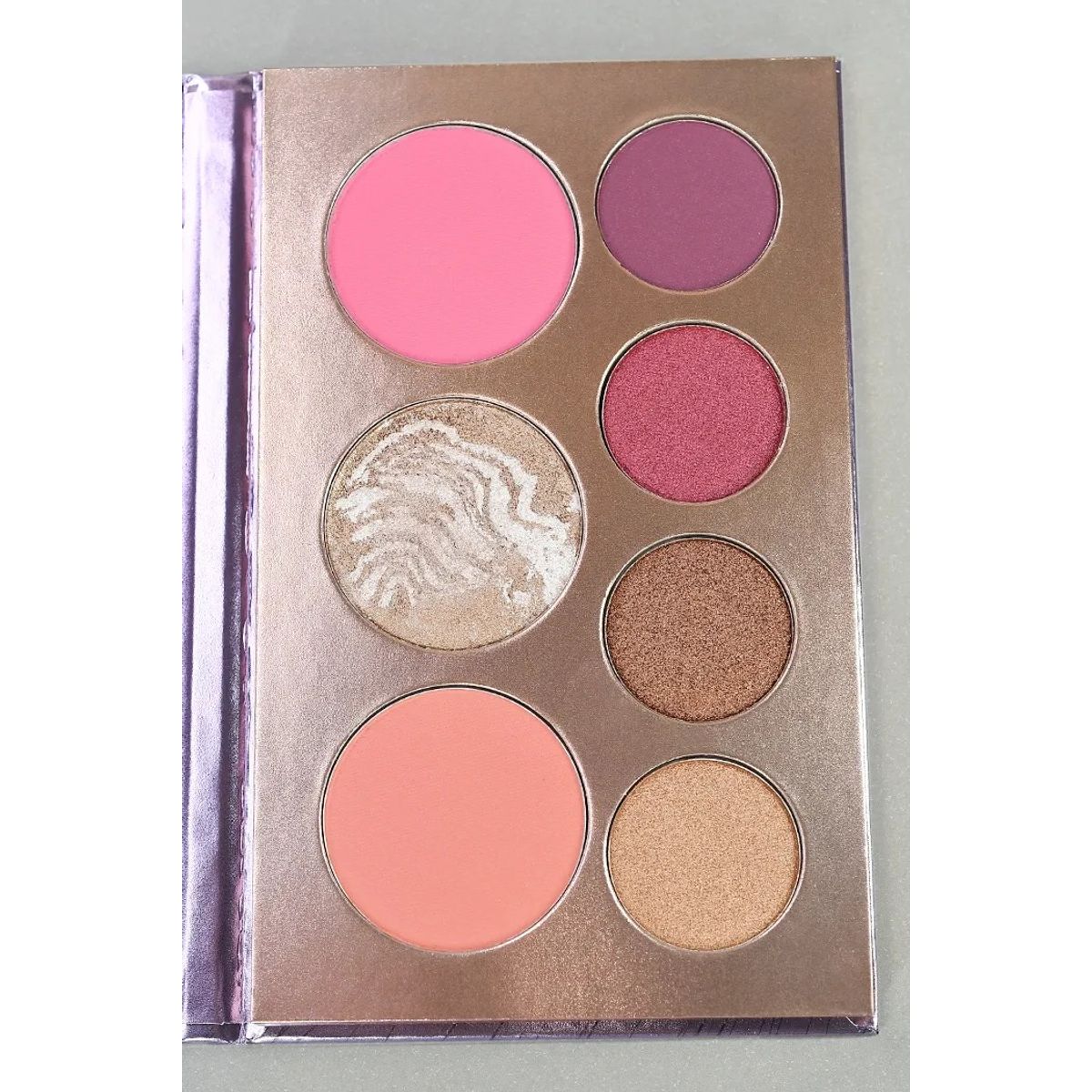DOLCE BELLA - KIT DE SOMBRAS RUBOR E ILUMINADOR TONO 3 DOLCE BELLA
