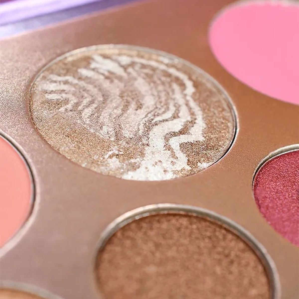 DOLCE BELLA - KIT DE SOMBRAS RUBOR E ILUMINADOR TONO 3 DOLCE BELLA