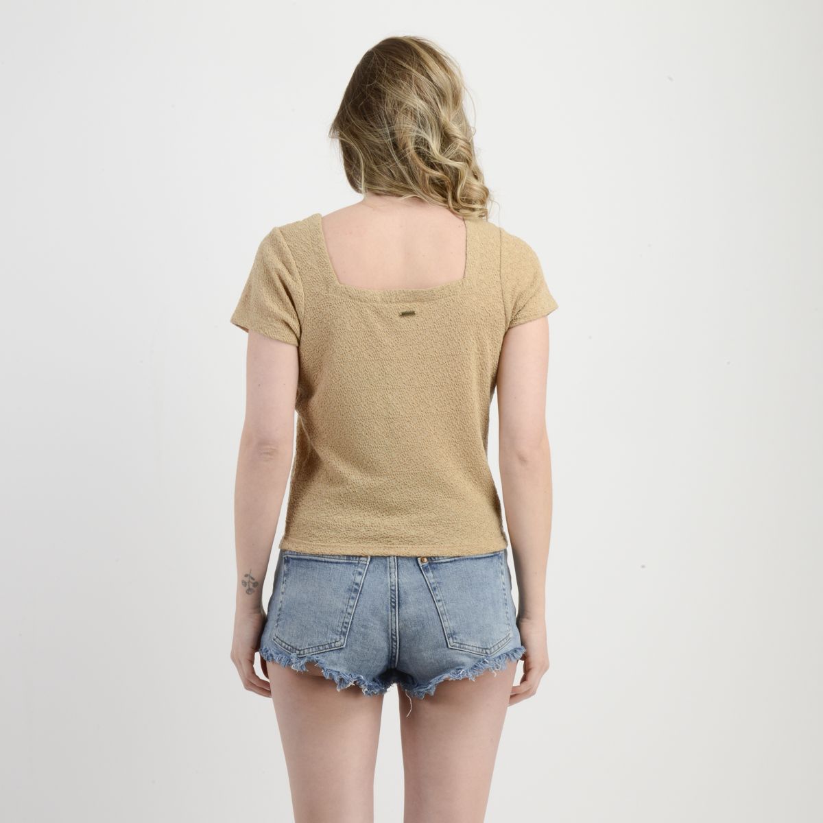 O'NEILL - POLERA MANGA CORTA JACKIE BEIGE