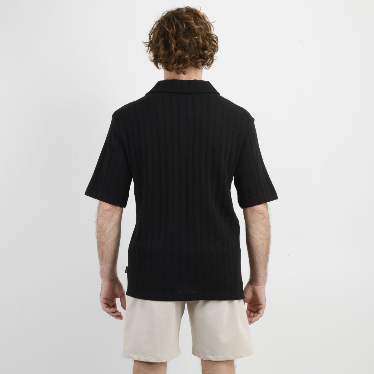 O'NEILL - POLERA TEJIDA MANGA CORTA BODHI NEGRO