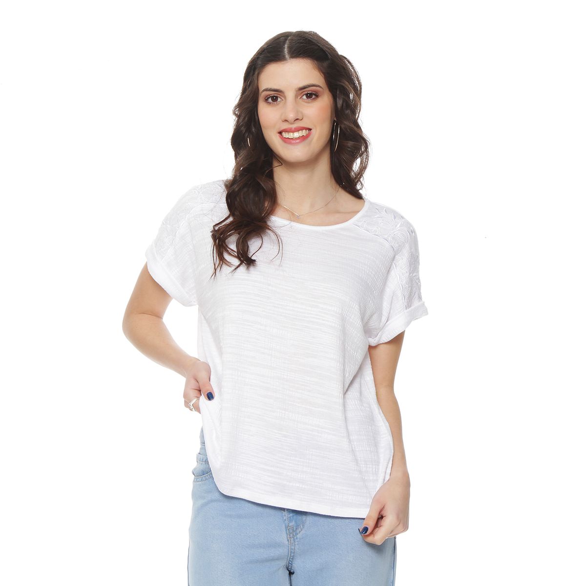 WADOS - POLERA MANGA CORTA SOLIDA ESCOTE REDONDO CON APLICACION EN HOMBRO