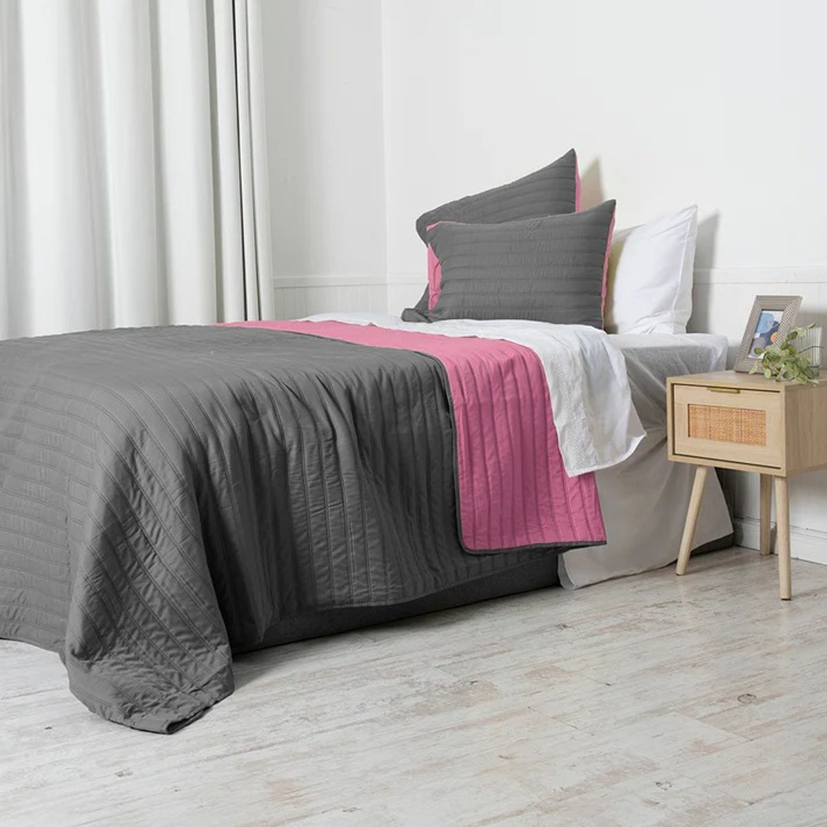 MASHINI - Quilt Toledo apto 2P Mashini Diseño Moderno Verderosado