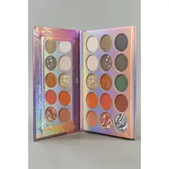 DOLCE BELLA - PALETA DE SOMBRA LYRA 15 TONOS