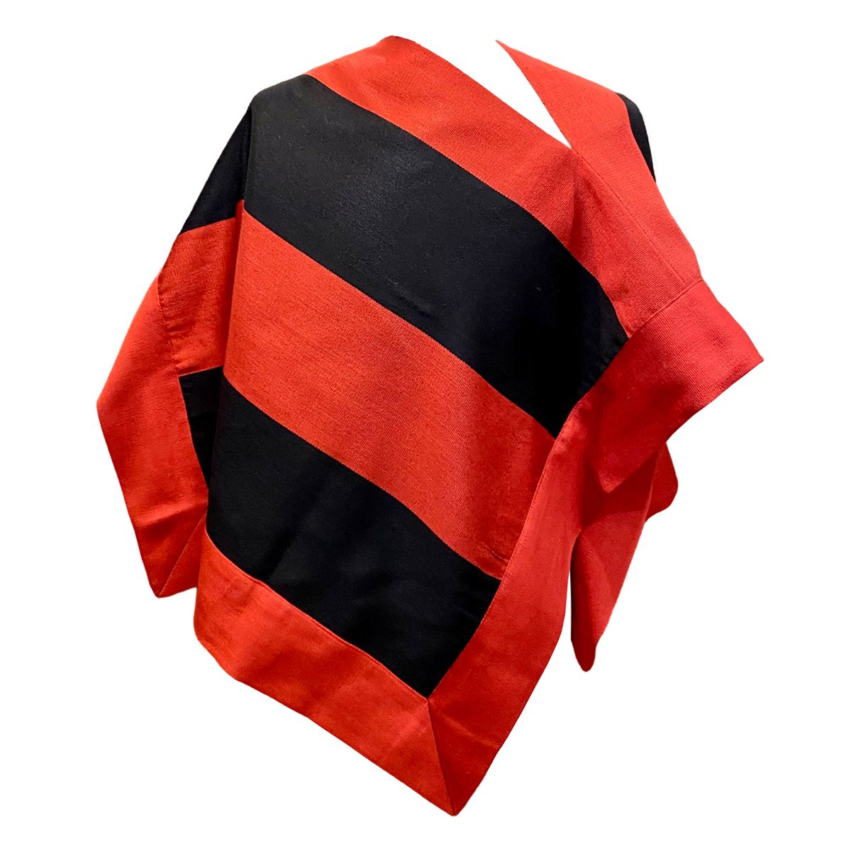 CORRALERO SASTRERIA - Manto huaso Lana nacional telar  rojo-negro