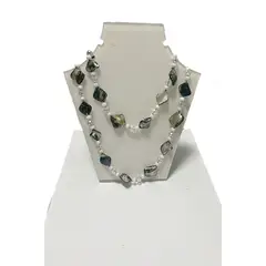 TAETHAI - Collar de Nácar y Cristales de roca