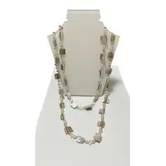 TAETHAI - Collar de Nácar y Cristales de roca